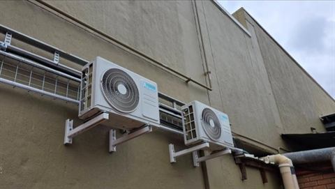 Split unit air conditioner installation