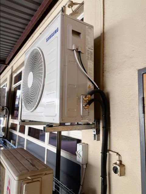 Split unit air conditioner installation