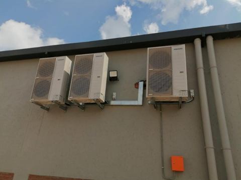 Split unit air conditioner installation