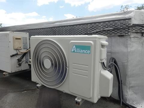 Split unit air conditioner installation